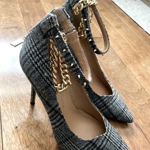 Jessica Simpson wool plaid high heel with ankle bracelet and zipper back